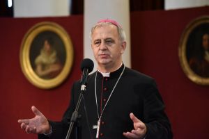 Bp Piotrowski: mamy obowiązek modlić się za misje i misjonarzy